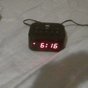 Sharp Alarm Clock With USB, Black